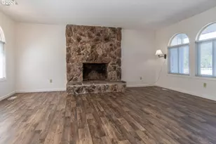 3085 W Shasta Ave, Roseburg, OR 97471 - Photo 6