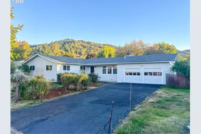 3085 W Shasta Ave, Roseburg, OR 97471 - Photo 1