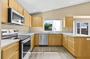 2596 Jamestown St, Woodburn, OR 97071 - Photo 2