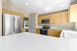 2596 Jamestown St, Woodburn, OR 97071 - Photo 14