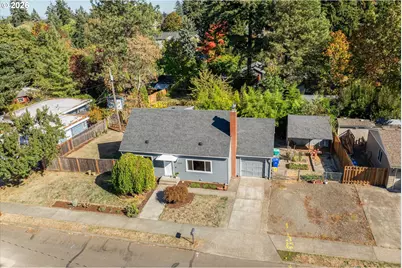 1310 SE 114th Ave, Portland, OR 97216 - Photo 2