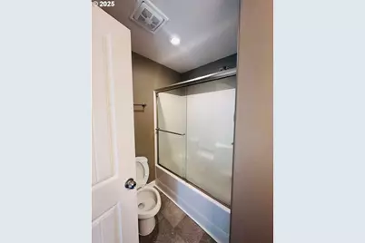 2428 SW Kalama Ave, Redmond, OR 97756 - Photo 18