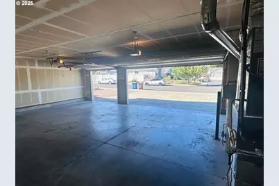 2428 SW Kalama Ave, Redmond, OR 97756 - Photo 20