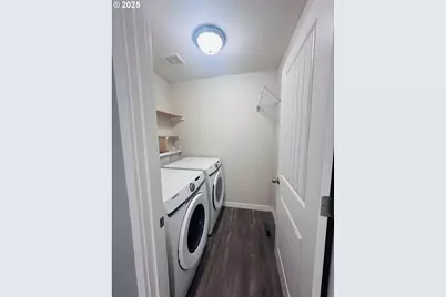 2428 SW Kalama Ave, Redmond, OR 97756 - Photo 8