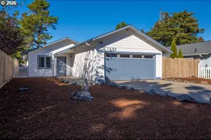 1677 25th St, Florence, OR 97439 - Photo 1