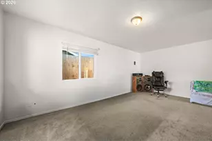 1677 25th St, Florence, OR 97439 - Photo 4