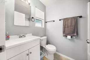 1677 25th St, Florence, OR 97439 - Photo 18