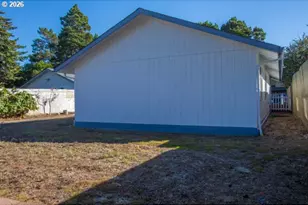 1677 25th St, Florence, OR 97439 - Photo 30