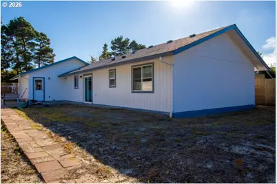 1677 25th St, Florence, OR 97439 - Photo 28