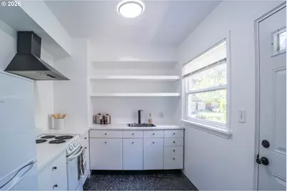 305 NE 26th Ave, Portland, OR 97232 - Photo 16