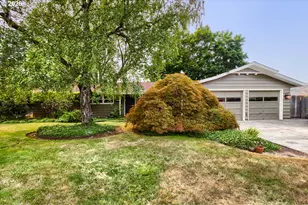 11925 SW Faircrest St, Portland, OR 97225 - Photo 2