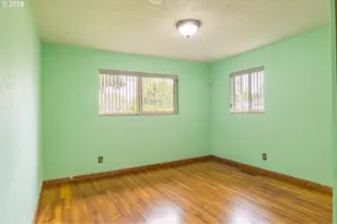 425 W Maple St, Roseburg, OR 97471 - Photo 18