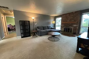 2516 SW 23rd St, Troutdale, OR 97060 - Photo 4