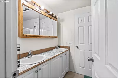 1195 Newmark Ave, Coos Bay, OR 97420 - Photo 10