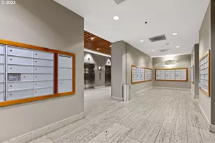 1221 SW 10th Ave, Portland, OR 97205 - Photo 24