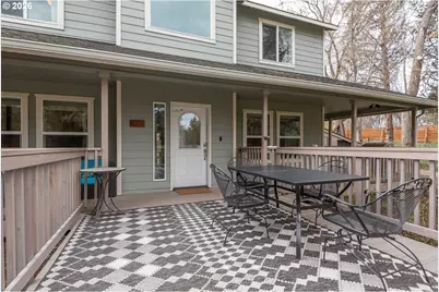 905 SW Burns Ln, Madras, OR 97741 - Photo 2