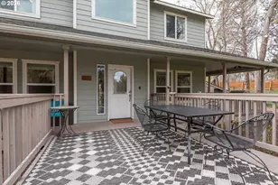 905 SW Burns Ln, Madras, OR 97741 - Photo 2