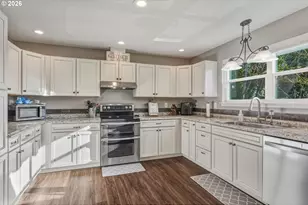 800 N 23rd Ave, Kelso, WA 98626 - Photo 4