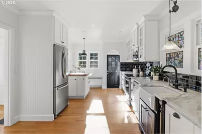 2128 SW Edgewood Rd, Portland, OR 97201 - Photo 10