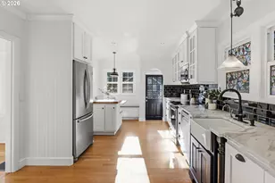 2128 SW Edgewood Rd, Portland, OR 97201 - Photo 10