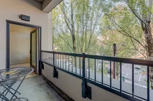 618 NW 12th Ave, Portland, OR 97209 - Photo 34