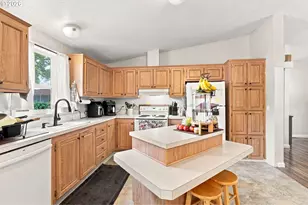 4900 Royal Ave, Eugene, OR 97402 - Photo 12