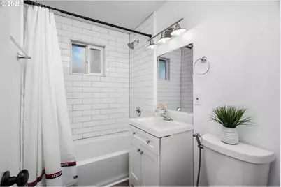 12311 SE Ramona St, Portland, OR 97236 - Photo 16