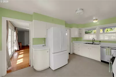 820 Lariat Dr, Eugene, OR 97401 - Photo 16