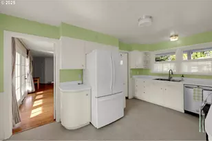 820 Lariat Dr, Eugene, OR 97401 - Photo 16