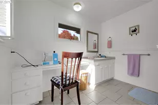 820 Lariat Dr, Eugene, OR 97401 - Photo 32