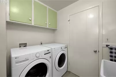 820 Lariat Dr, Eugene, OR 97401 - Photo 36