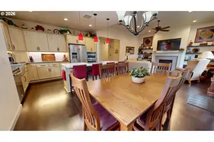 1074 Hamilton St, Springfield, OR 97477 - Photo 10