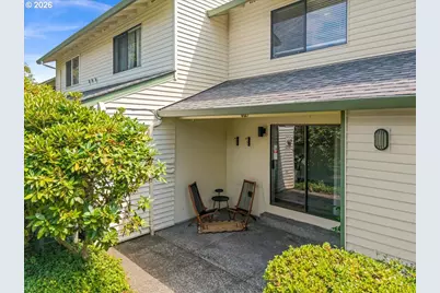 627 N Hayden Bay Dr #14, Portland, OR 97217 - Photo 1