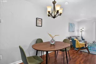 627 N Hayden Bay Dr, Portland, OR 97217 - Photo 8