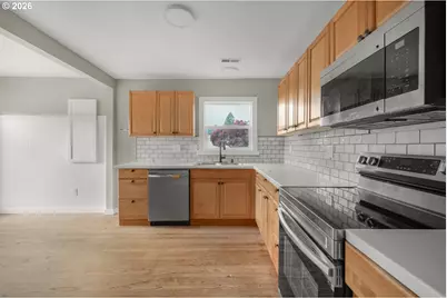 1001 S 6th Ave, Kelso, WA 98626 - Photo 8