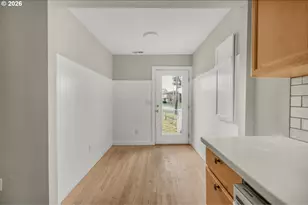1001 S 6th Ave, Kelso, WA 98626 - Photo 10