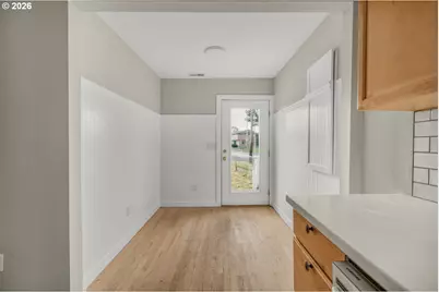 1001 S 6th Ave, Kelso, WA 98626 - Photo 12