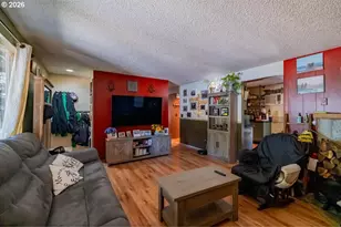 350 W Pine St, Sweet Home, OR 97386 - Photo 6