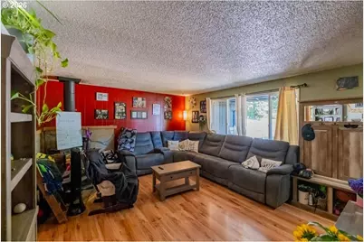 350 W Pine St, Sweet Home, OR 97386 - Photo 4