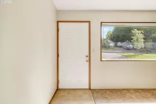 4934 SE Malden Dr, Portland, OR 97206 - Photo 4