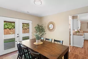 10953 SE Salmon St, Portland, OR 97216 - Photo 10