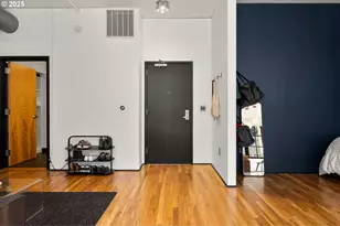 408 NW 12th Ave, Portland, OR 97209 - Photo 24