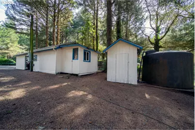 62196 Crown Point Rd, Coos Bay, OR 97420 - Photo 12