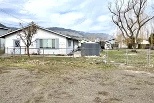 309 Lake Ave, La Grande, OR 97850 - Photo 2