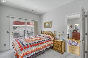 19609 NE Marine Dr, Portland, OR 97230 - Photo 10