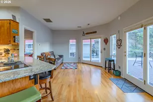 19609 NE Marine Dr, Portland, OR 97230 - Photo 6