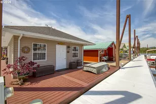 19609 NE Marine Dr, Portland, OR 97230 - Photo 14