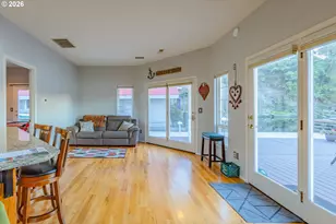 19609 NE Marine Dr, Portland, OR 97230 - Photo 4