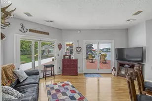 19609 NE Marine Dr, Portland, OR 97230 - Photo 4