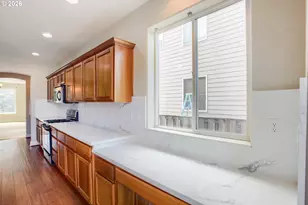 21533 SW Susan Ln, Beaverton, OR 97003 - Photo 10